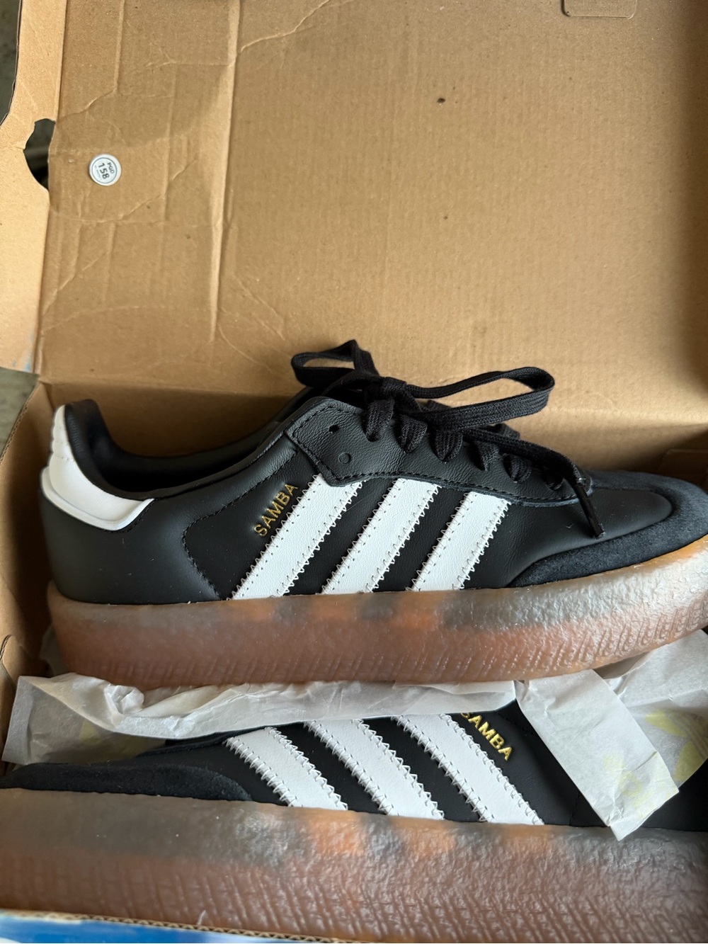 Women’s adidas sambe size 6